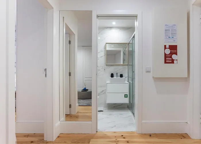 דירה Elegant Downtown 1br Flat W/ Ac By Lovelystay פורטו