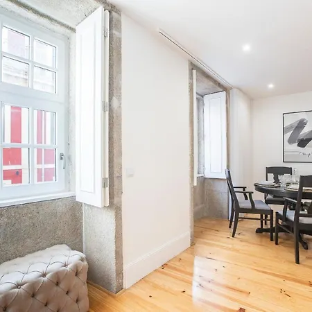 Elegant Downtown 1br Flat W/ Ac By Lovelystay 아파트