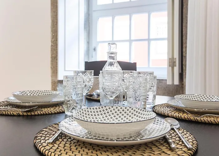 Lejlighed Elegant Downtown 1br Flat W/ Ac By Lovelystay Porto