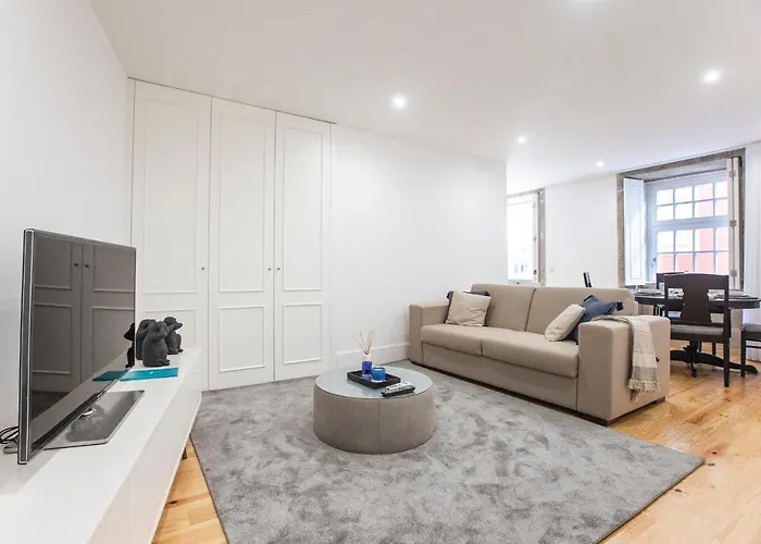 Elegant Downtown 1br Flat W/ Ac By Lovelystay Порту