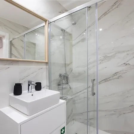 Elegant Downtown 1br Flat W/ Ac By Lovelystay Porto