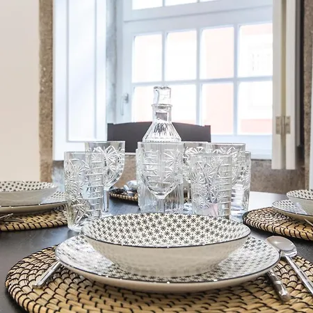 Apartman Elegant Downtown 1br Flat W/ Ac By Lovelystay Porto